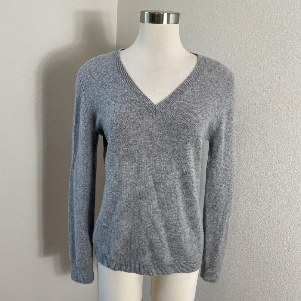 Nordstrom‎ Sweater Womens Small Gray 100% Cashmere V Neck Pullover Knit Soft